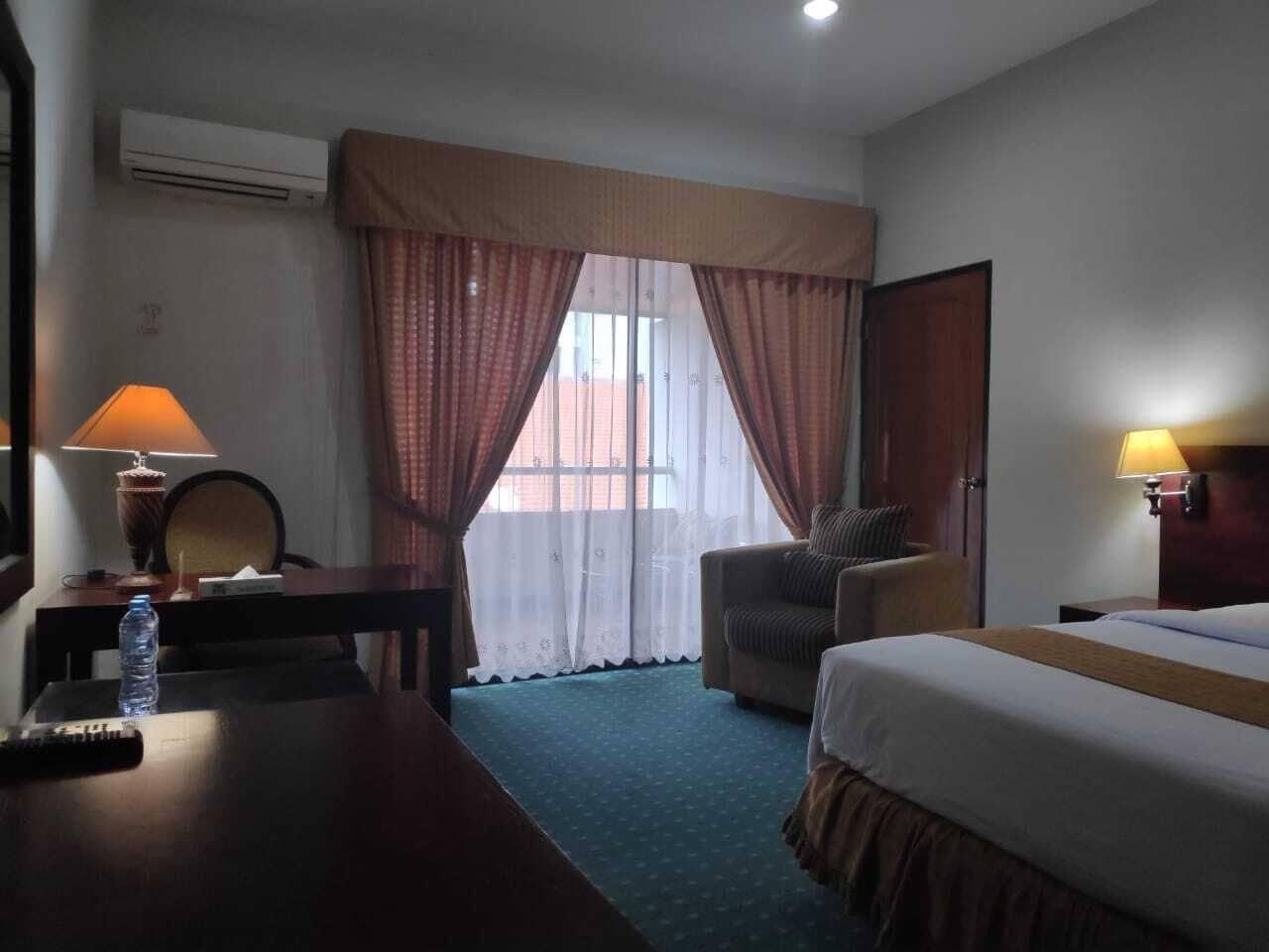 New Grand Park Hotel Сурабая Экстерьер фото
